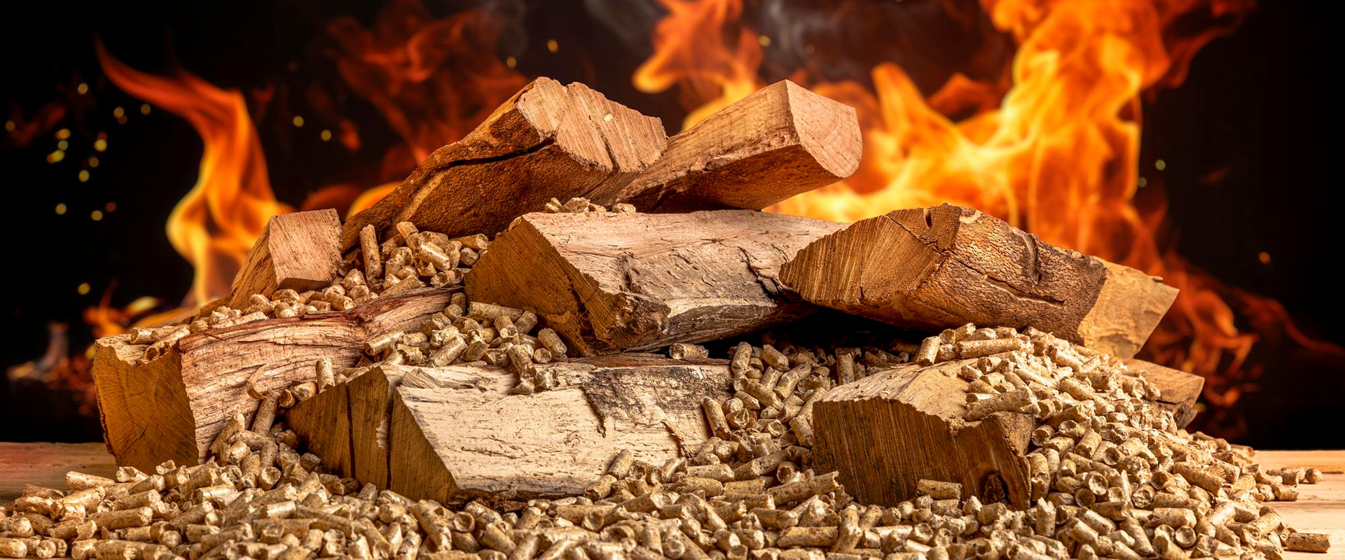 drewno pellet z ogniem
