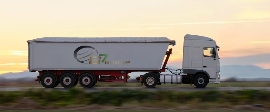 ciężarówka z logiem G7 Group